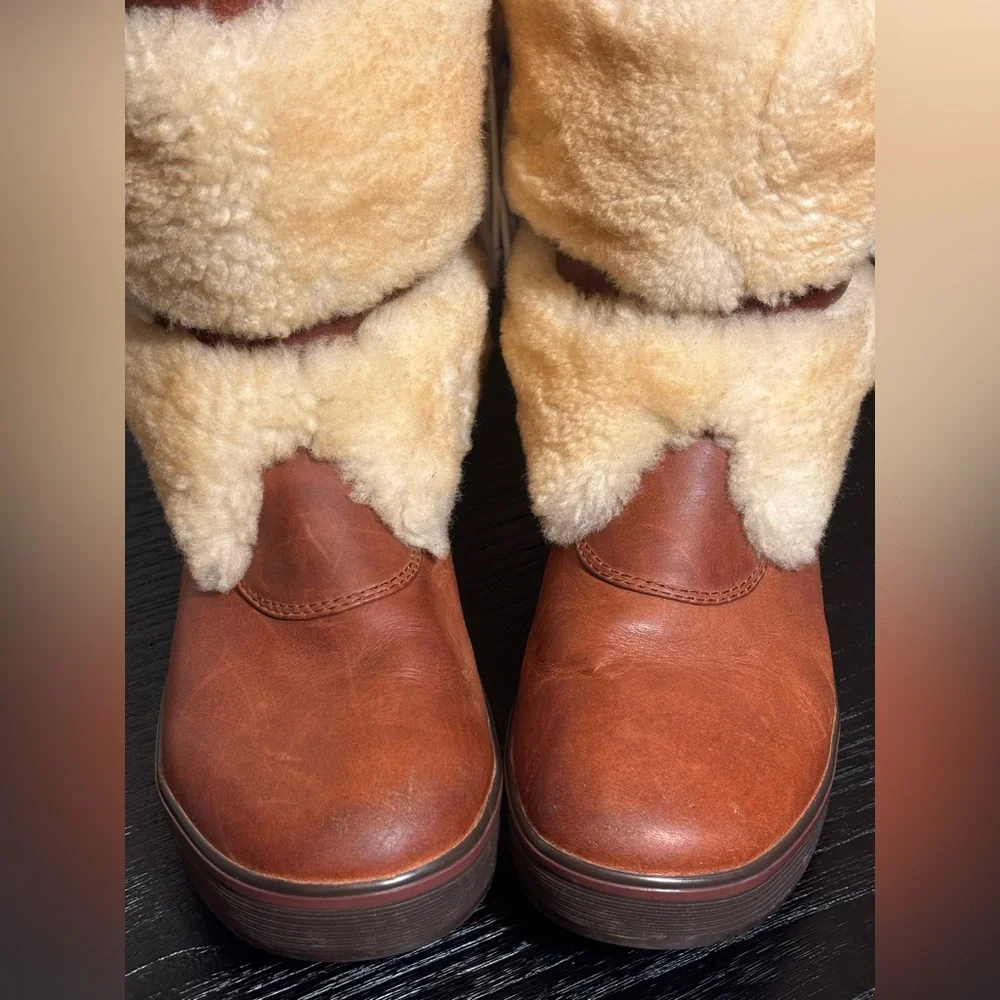 UGG Australia Lilyan Mahogany Waterproof Leather boots - Like New - Picture 3 of 13